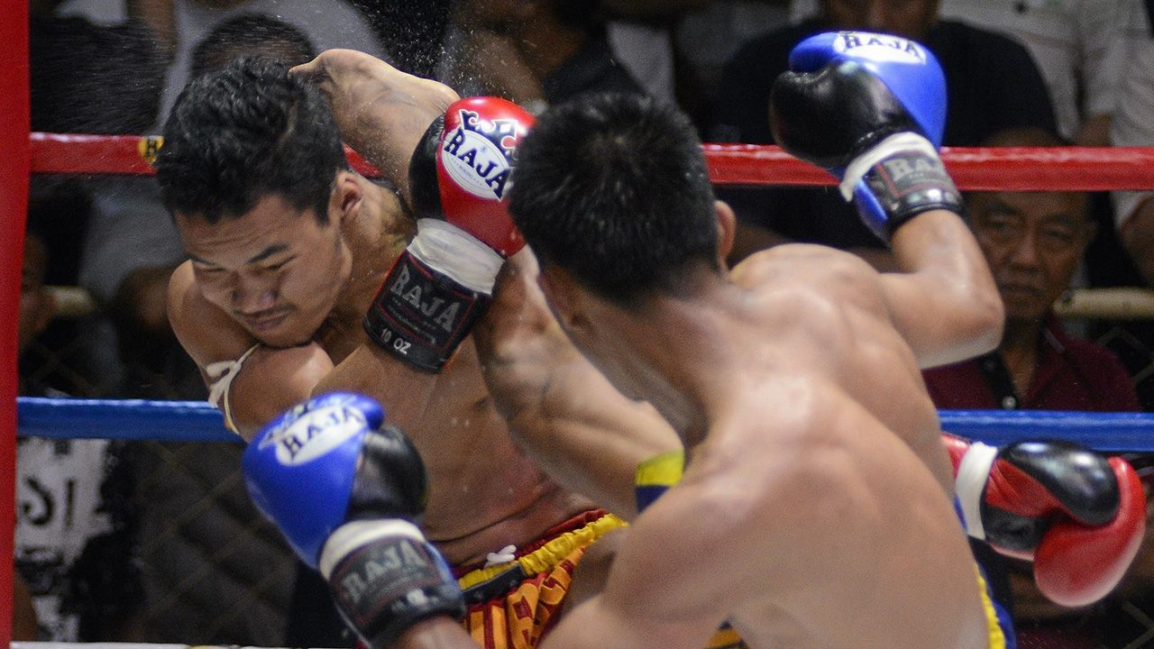 Suek Jao Muay Thai poster